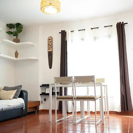 Cristianos Pool & Sun アパート *